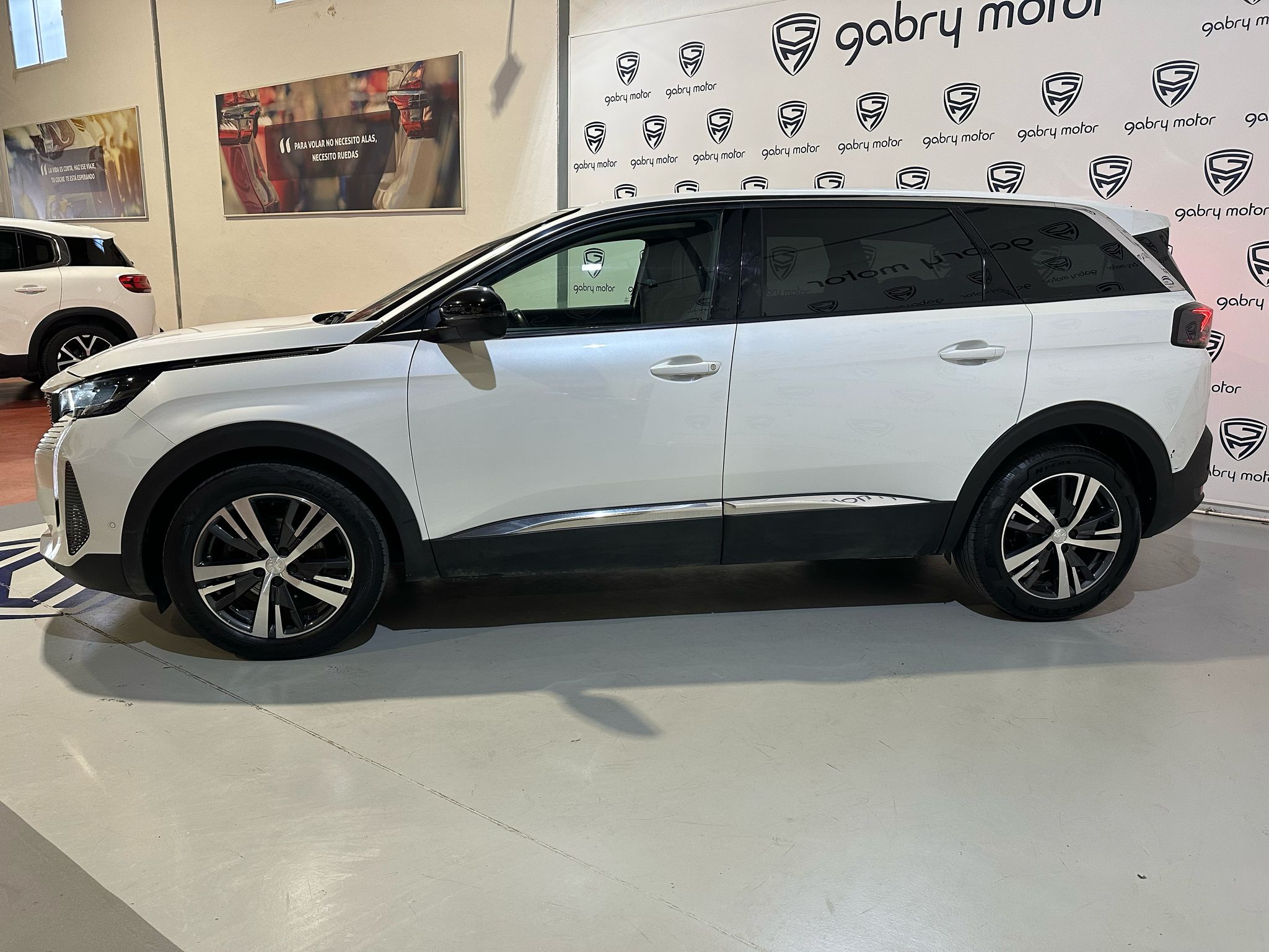 PEUGEOT 5008 1.5 BlueHDI ALLURE PACK